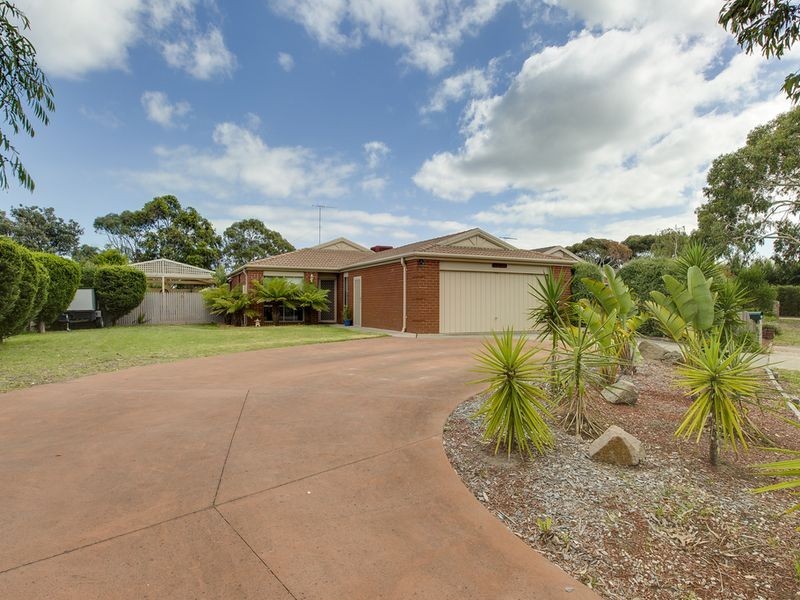 80 Ellinbank Crescent, Mornington VIC 3931