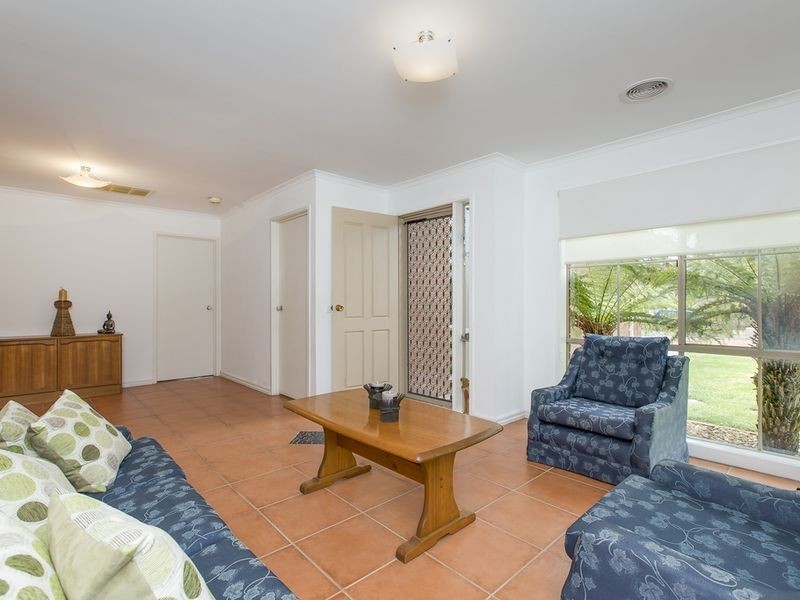80 Ellinbank Crescent, Mornington VIC 3931