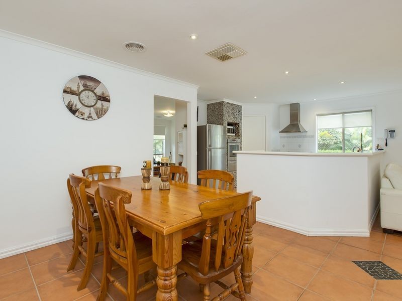 80 Ellinbank Crescent, Mornington VIC 3931