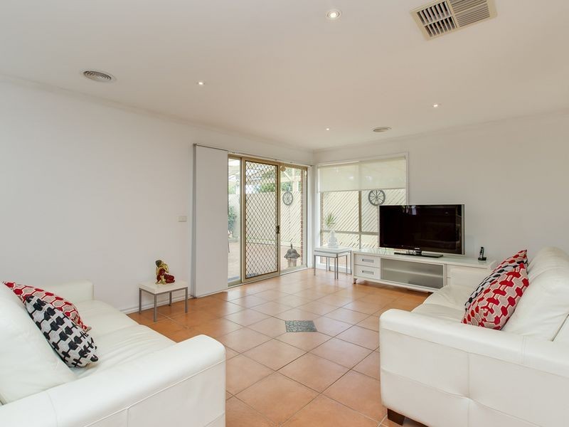 80 Ellinbank Crescent, Mornington VIC 3931