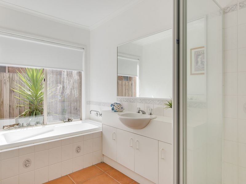 80 Ellinbank Crescent, Mornington VIC 3931