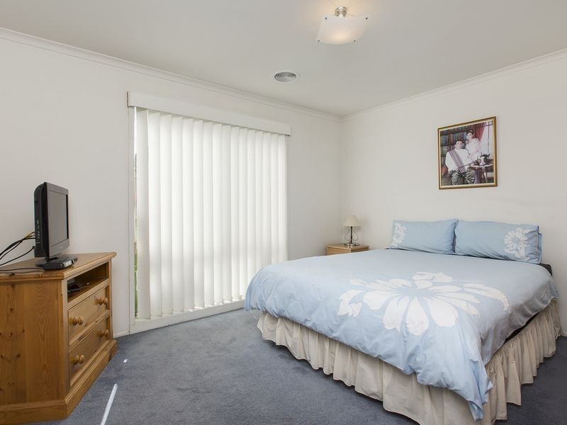 80 Ellinbank Crescent, Mornington VIC 3931