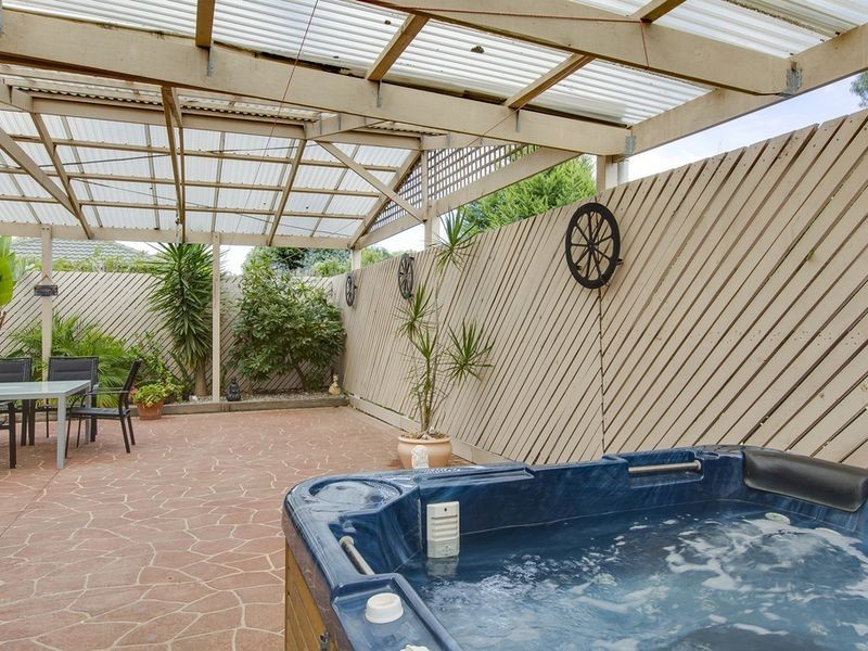 80 Ellinbank Crescent, Mornington VIC 3931