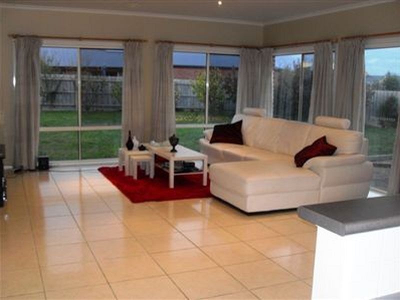 9 Summerfield  Drive, Mornington VIC 3931