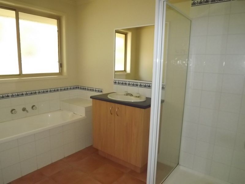 18 Marquis Ave, Mornington VIC 3931