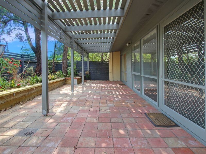 6/8 Johns Road, Mornington VIC 3931