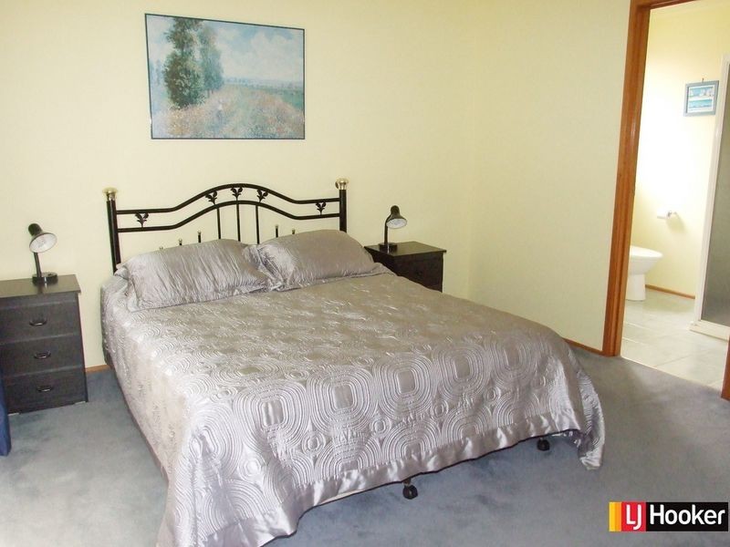 4 Buckley Street, Safety Beach VIC 3936