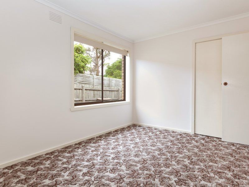 2/28 Lucerne Avenue, Mornington VIC 3931