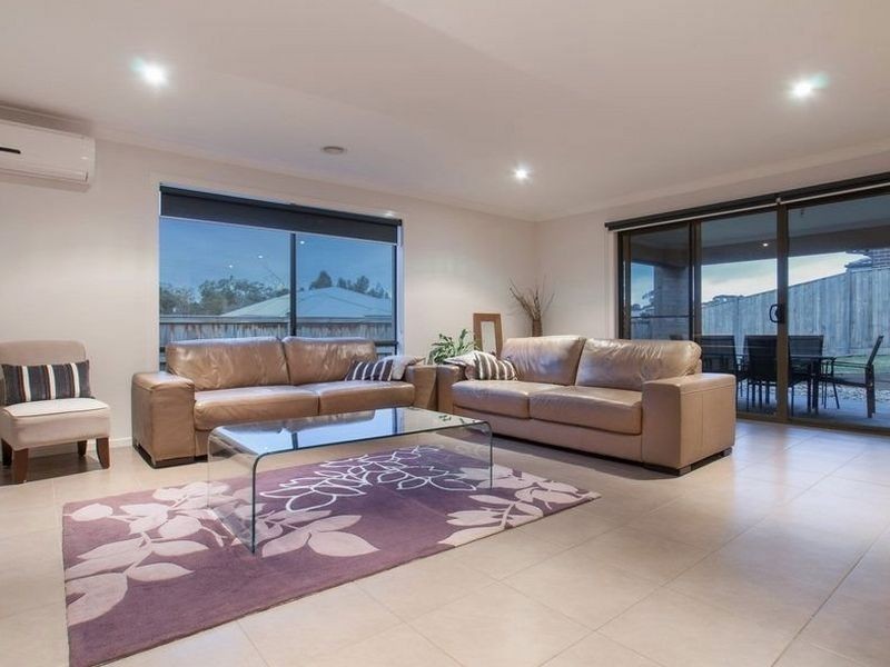 8 Sefton Grange, Mount Martha VIC 3934