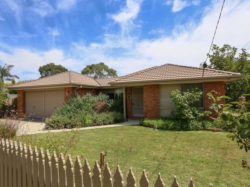 14 Carol Street, Mornington VIC 3931