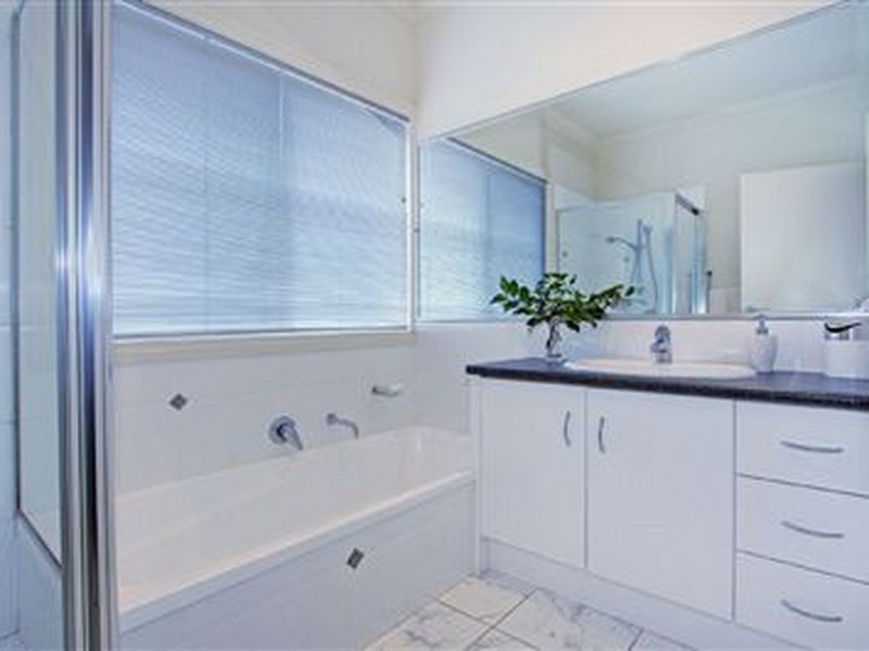 2 Port Phillip Drive, Mornington VIC 3931