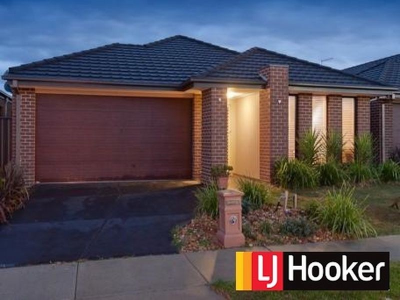 7 Cowes Close, Cranbourne North VIC 3977