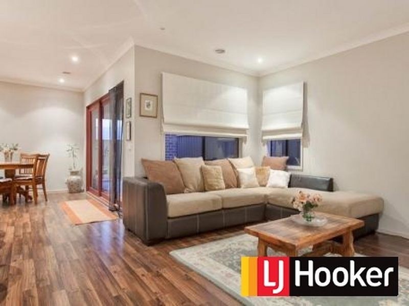 7 Cowes Close, Cranbourne North VIC 3977