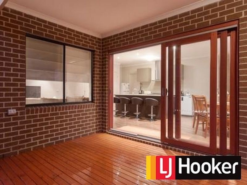 7 Cowes Close, Cranbourne North VIC 3977