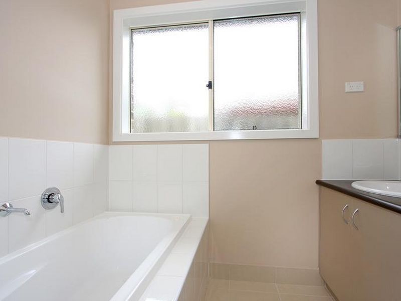 2/22 Hill Park Drive, Mornington VIC 3931