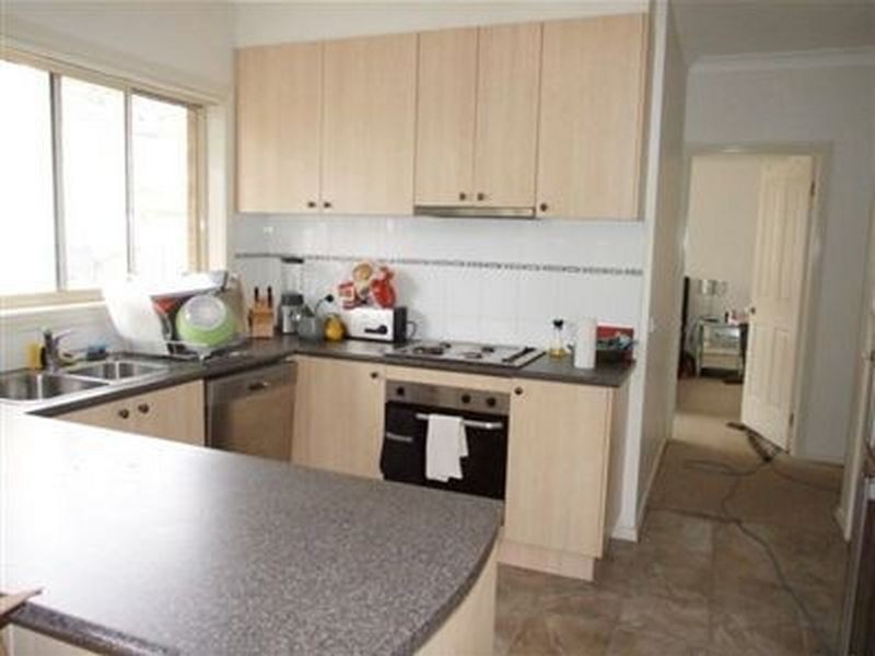 1/18 Heatherhill Road, Frankston VIC 3199