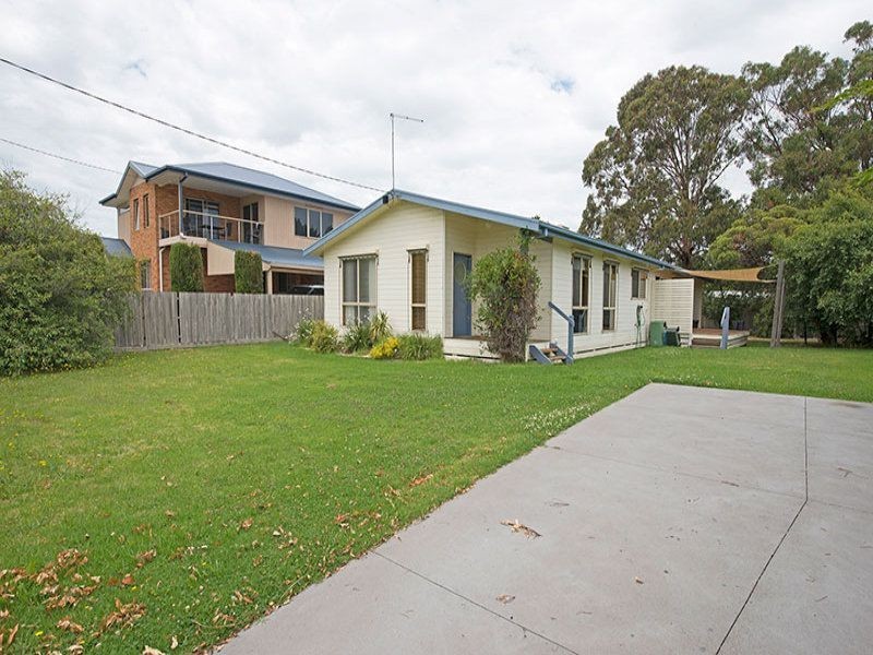 4 Buckley Street, Safety Beach VIC 3936