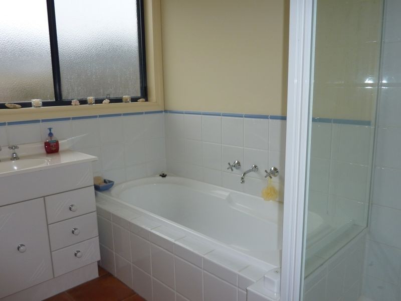 21 Weerona Way, Mornington VIC 3931