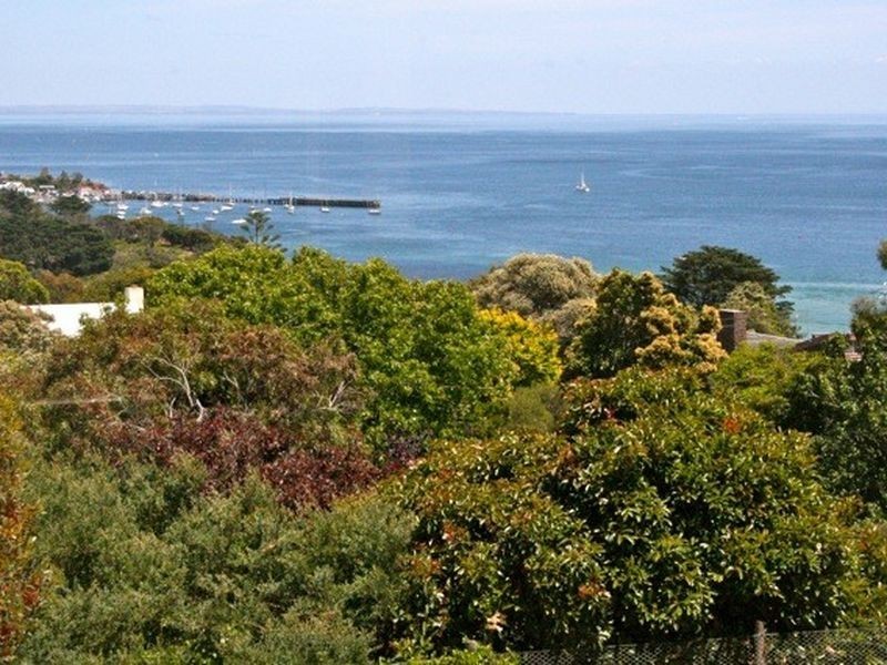 15 Craigrossie Road, Mornington VIC 3931