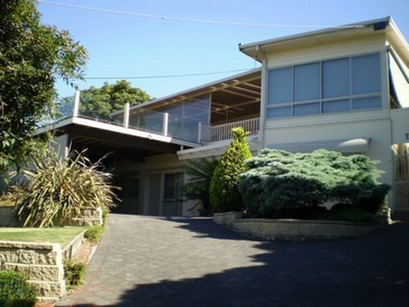 17 Ellerina Road, Mount Martha VIC 3934