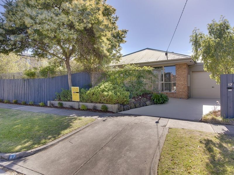 17 Separation Street, Mornington VIC 3931