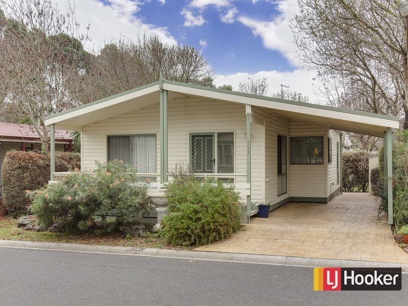 141/98 Bungower Road, Mornington VIC 3931