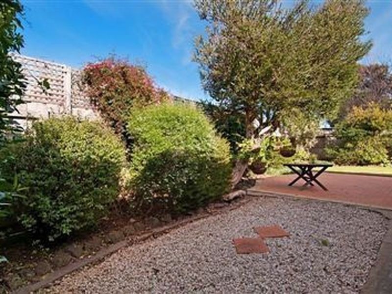 2/48 Alameda Avenue, Mornington VIC 3931