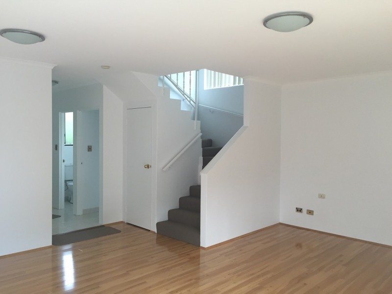 32/465 The Boulevarde, Kirrawee NSW 2232