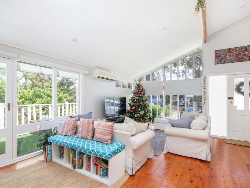 5 Mikarie Place, Kirrawee NSW 2232
