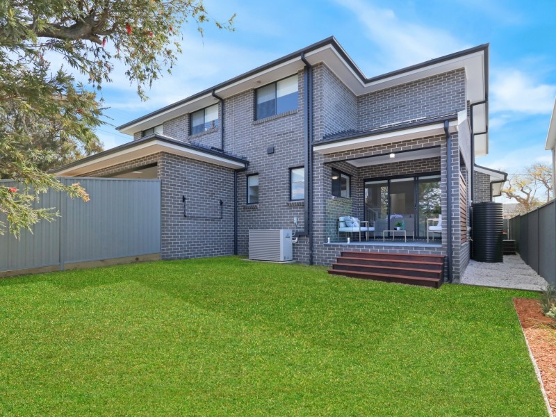 6a Warwick St, Sylvania NSW 2224