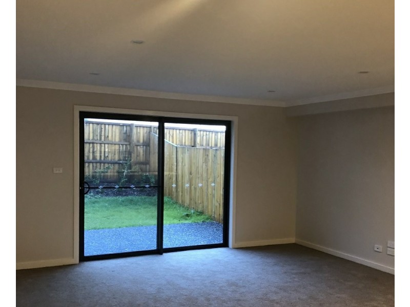 34b Wallbank Way, Bulli NSW 2516