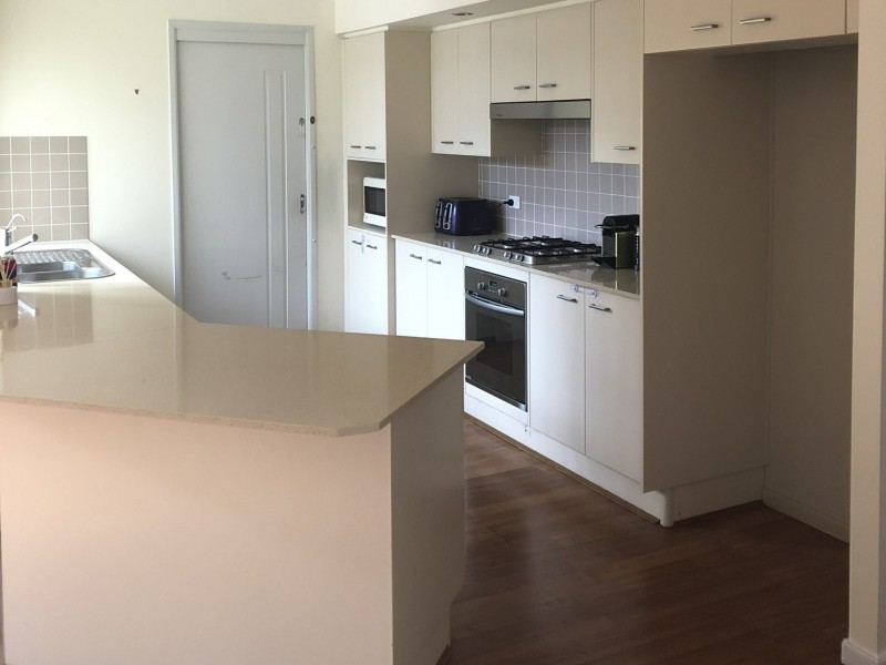 8 Hubbard Avenue, Horsley NSW 2530