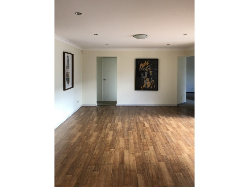 8 Hubbard Avenue, Horsley NSW 2530