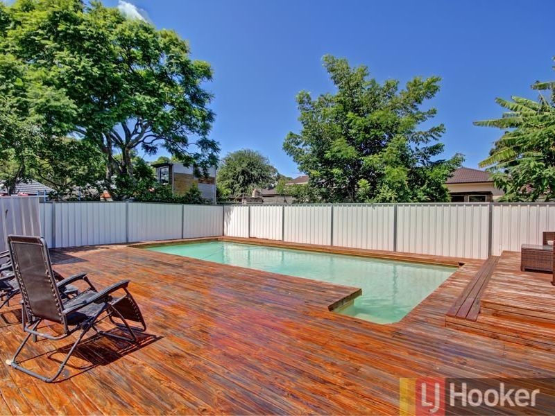 2 Bellevue Parade, Caringbah NSW 2229