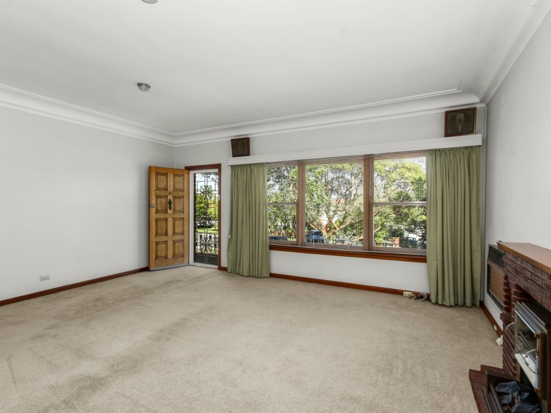 10 Loraine Avenue, Caringbah South NSW 2229