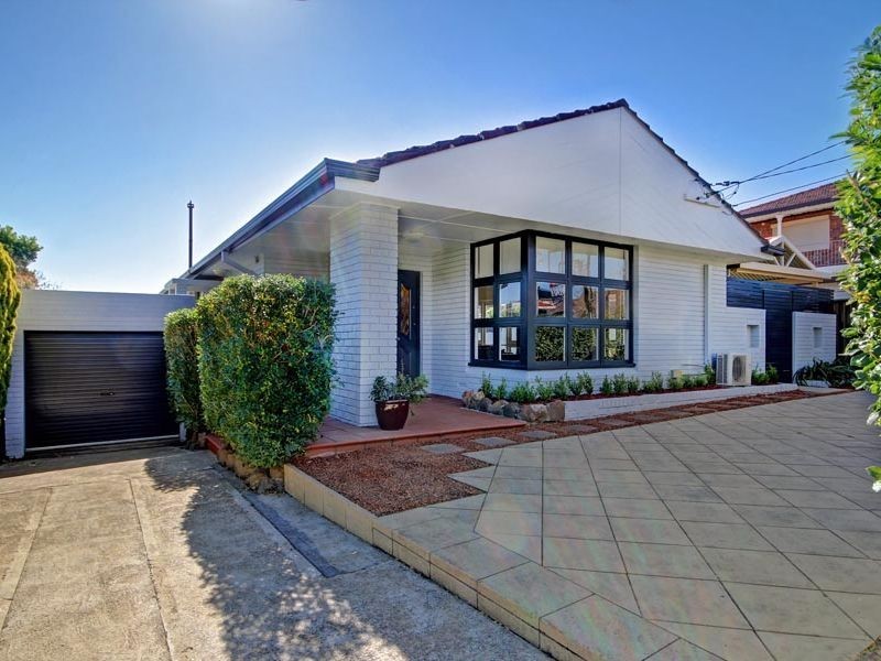 27 Macdonald Cres, Bexley North NSW 2207