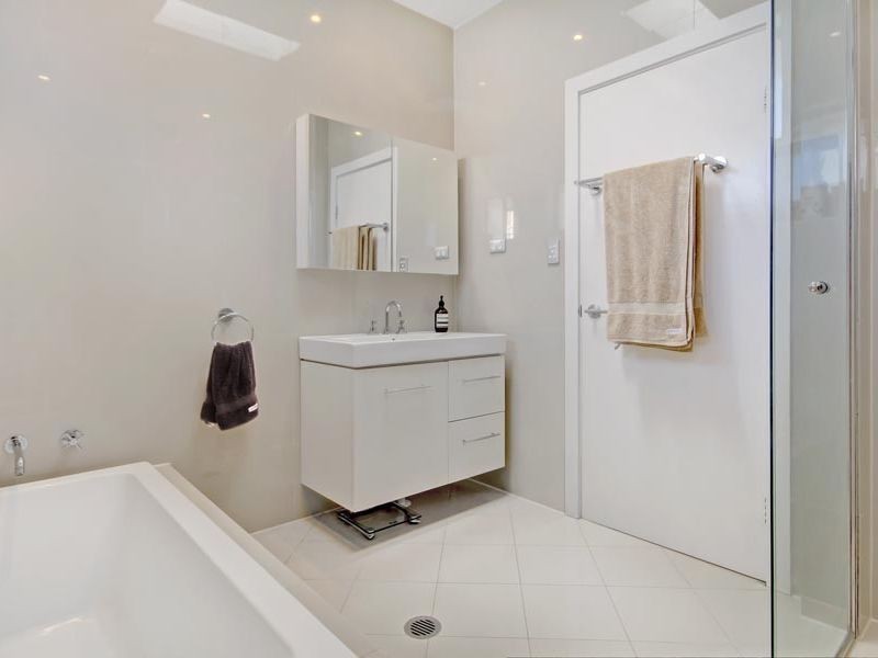 27 Macdonald Cres, Bexley North NSW 2207