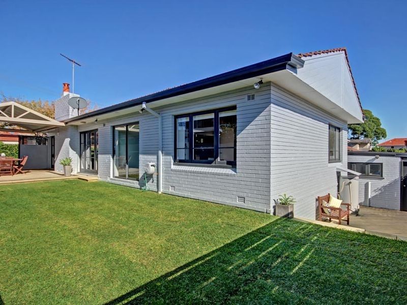 27 Macdonald Cres, Bexley North NSW 2207