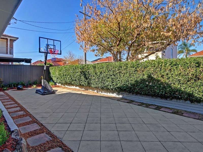 27 Macdonald Cres, Bexley North NSW 2207