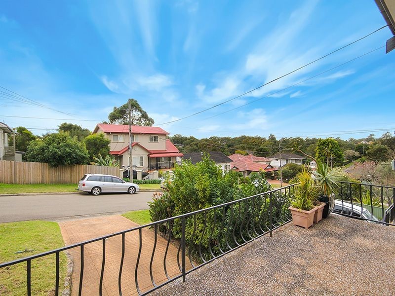 30 Cudgee Rd, Gymea Bay NSW 2227