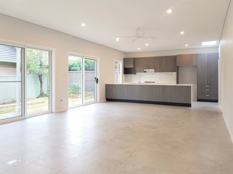 1B Spur Crescent, Loftus NSW 2232