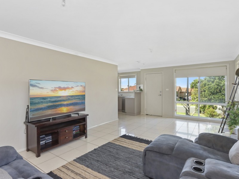 25 Flame Tree Circuit, Woonona NSW 2517