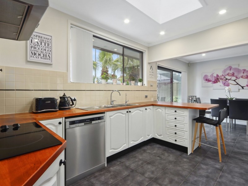 16 Meadow Place, Miranda NSW 2228