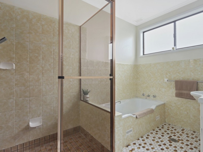 16 Meadow Place, Miranda NSW 2228