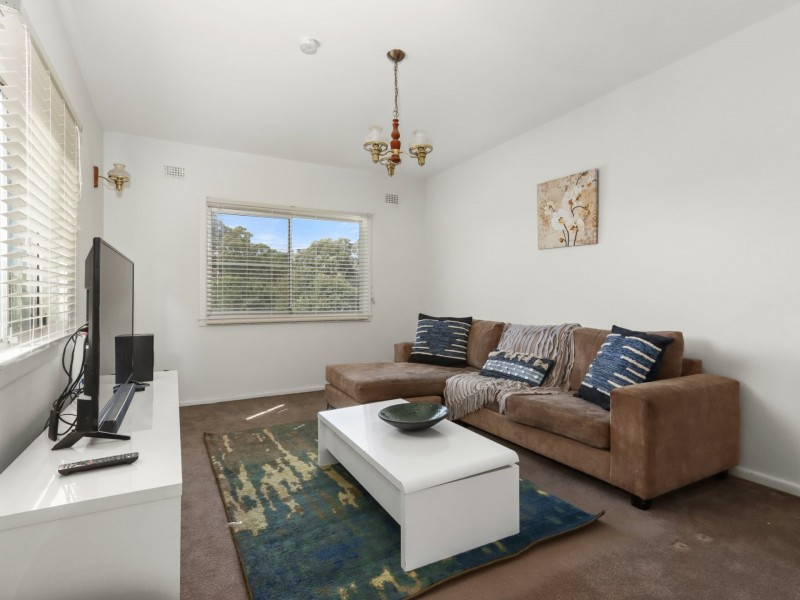 10 Omaru Avenue, Miranda NSW 2228