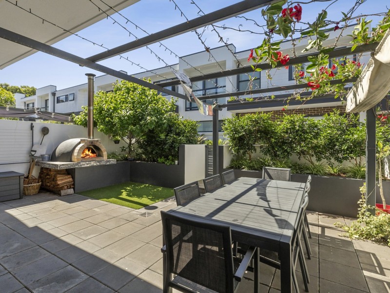 2/31-37 Durbar Avenue, Kirrawee NSW 2232