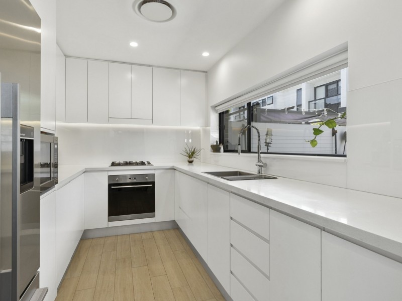 2/31-37 Durbar Avenue, Kirrawee NSW 2232