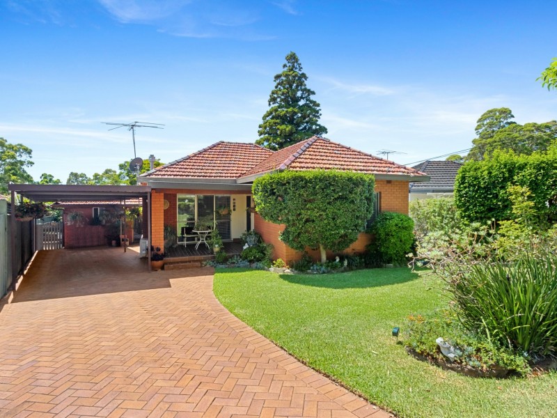8 Georges Crescent, Roselands NSW 2196