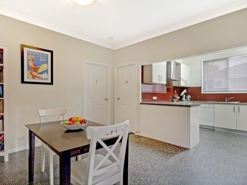 27 Leonay St, Sutherland NSW 2232