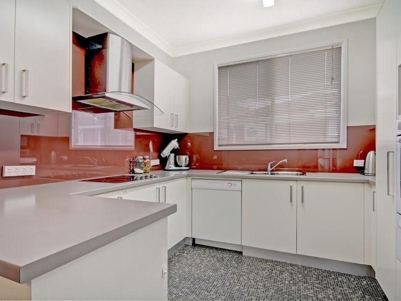 27 Leonay St, Sutherland NSW 2232